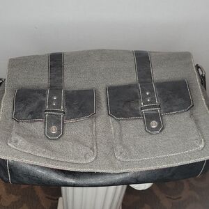 Relic American Drifter Gray and Black Messenger Bag